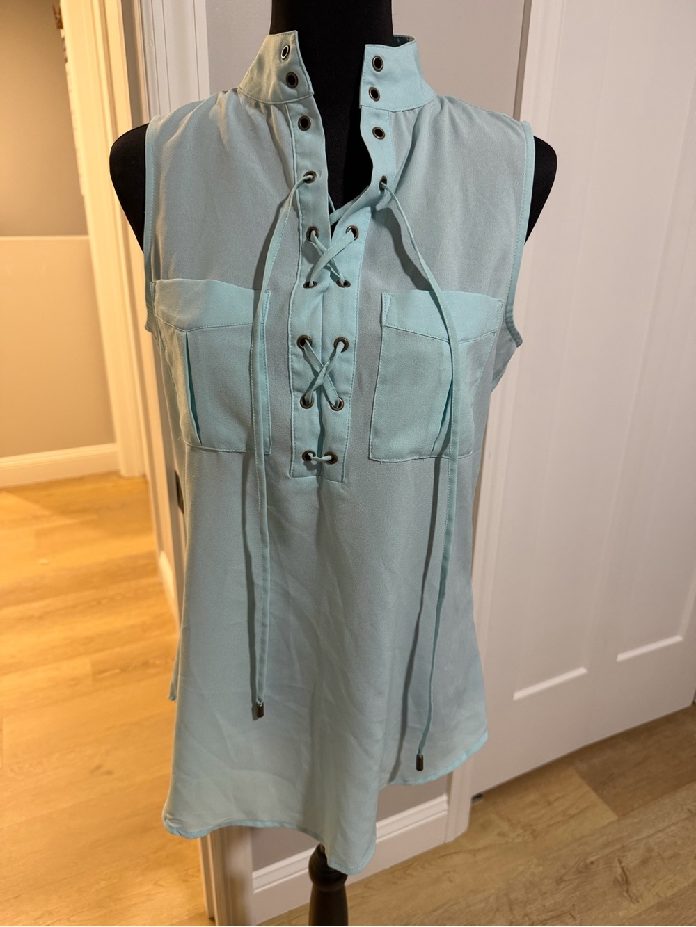 Simply Noelle Lace-Up Sleeveless Tunic in Mint